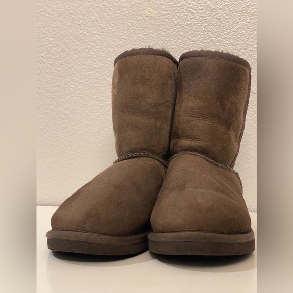 UGG Women’s Classic Short‎ II Chocolate Suede Boots Size 4 - Picture 5 of 10